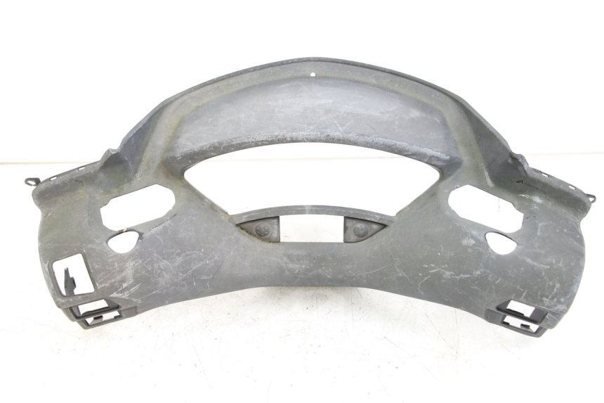 photo de CUBIERTA DEL MANILLAR YAMAHA XMAX X-MAX 125 (2006 - 2009) - Detalles de los puntos de fijación