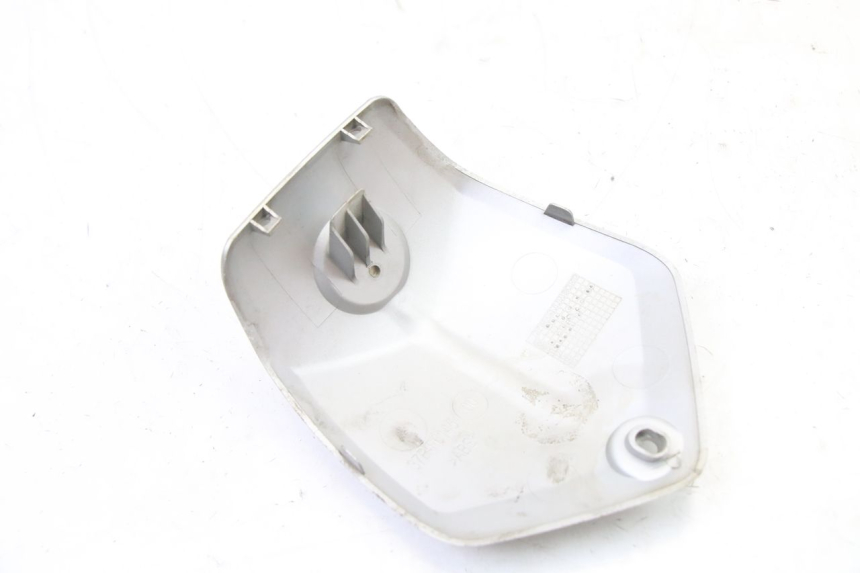 photo de CUBIERTA DEL MANILLAR YAMAHA X-MAX XMAX 125 (2010 - 2013) - Primer plano técnico