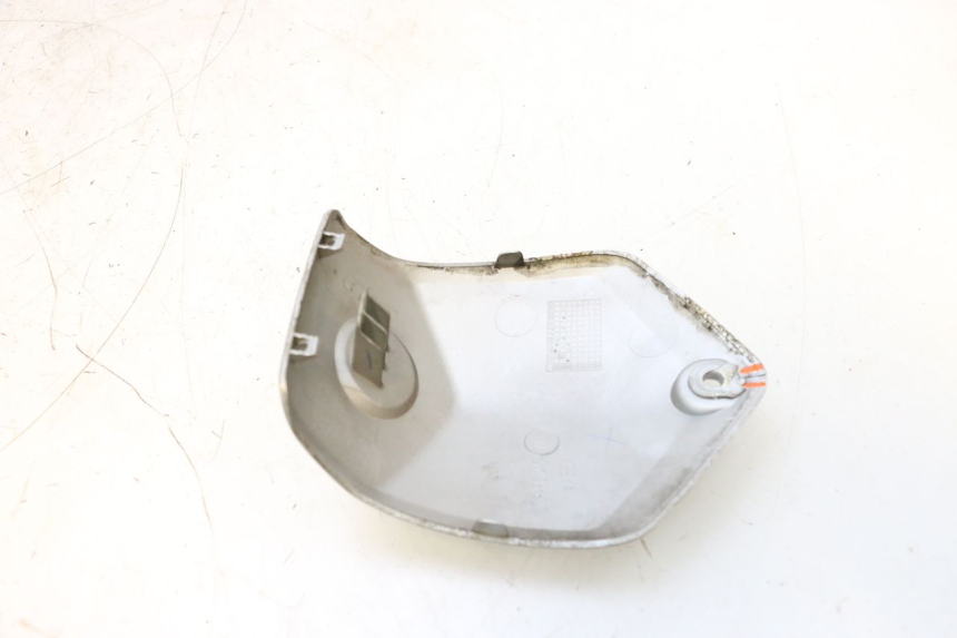 photo de CUBIERTA DEL MANILLAR YAMAHA X-MAX XMAX 125 (2010 - 2013) - Detalles de los puntos de fijación