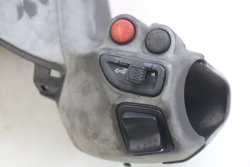 photo de CUBIERTA DEL MANILLAR PIAGGIO X9 EVOLUTION 125 (2003 - 2007) - Detalle de la pieza