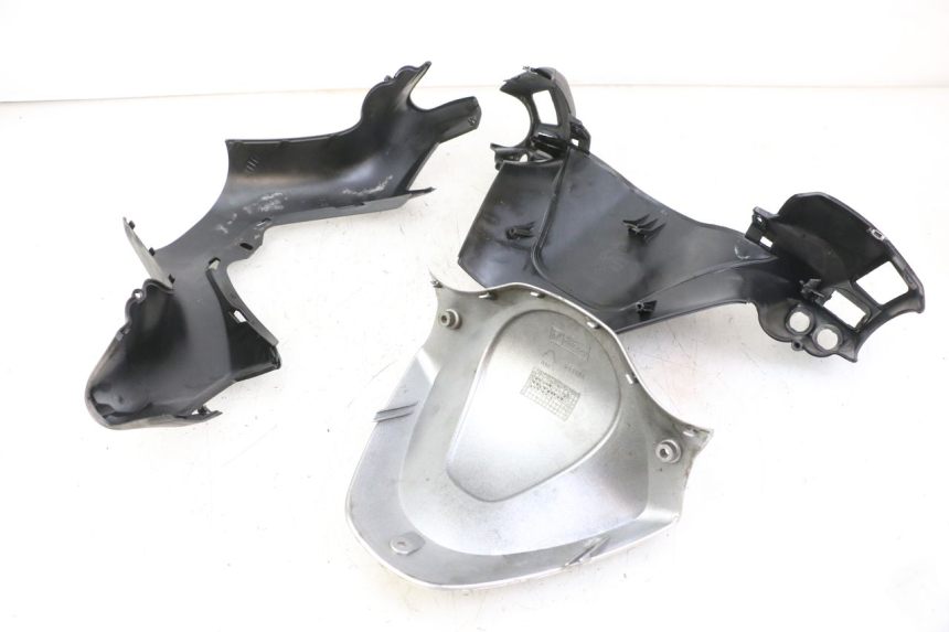 photo de CUBIERTA DEL MANILLAR PIAGGIO XEVO - X EVO 125 (2007 - 2017) - Inspección visual detallada