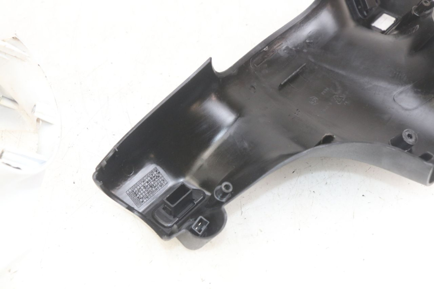 photo de CUBIERTA DEL MANILLAR PIAGGIO ZIP 2T 50 (2009 - 2019) - Características distintivas