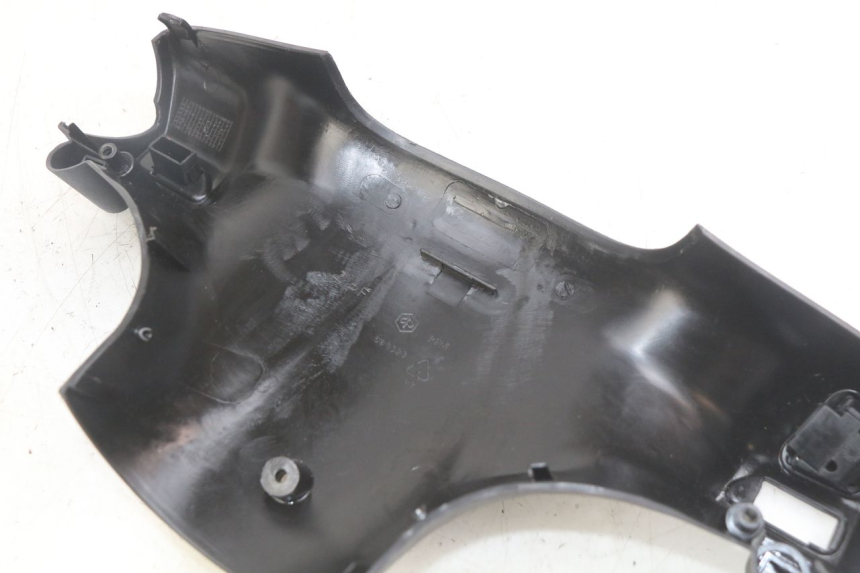 photo de CUBIERTA DEL MANILLAR PIAGGIO ZIP 2T 50 (2009 - 2019) - Zoom sobre los componentes