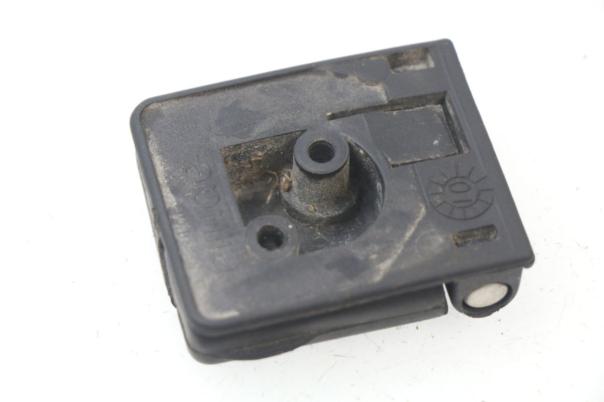 photo de GANCHO BOLSA APRILIA ATLANTIC 125 (2003 - 2009) - Zoom estado de uso