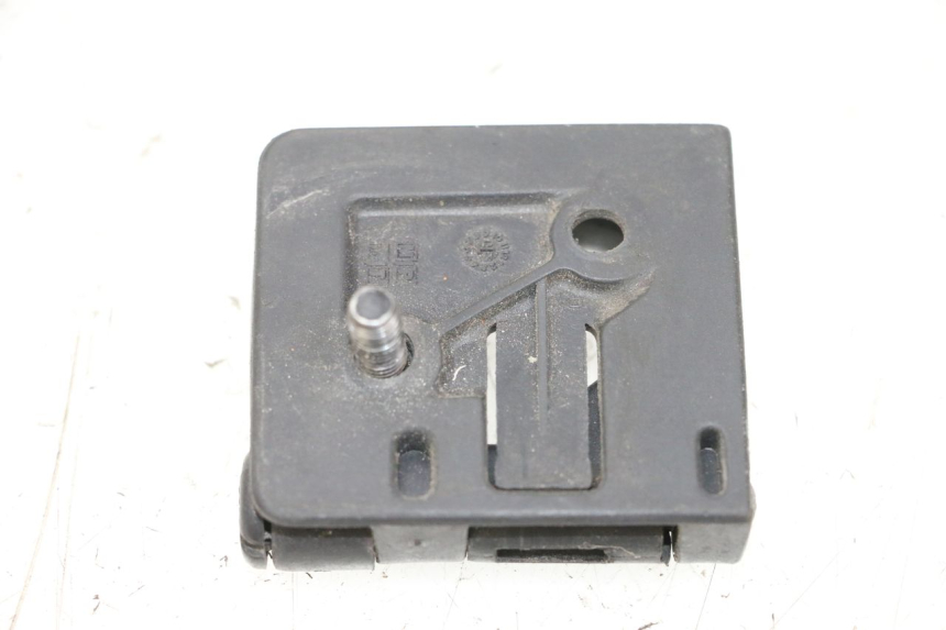 photo de GANCHO BOLSA MBK BOOSTER SPIRIT NAKED 50 (2004 - 2017) - Detalle de la pieza