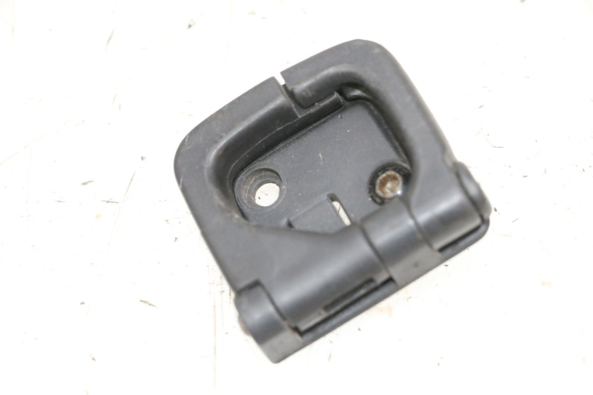 photo de GANCHO BOLSA MBK BOOSTER SPIRIT NAKED 50 (2004 - 2017) - Zoom estado de uso