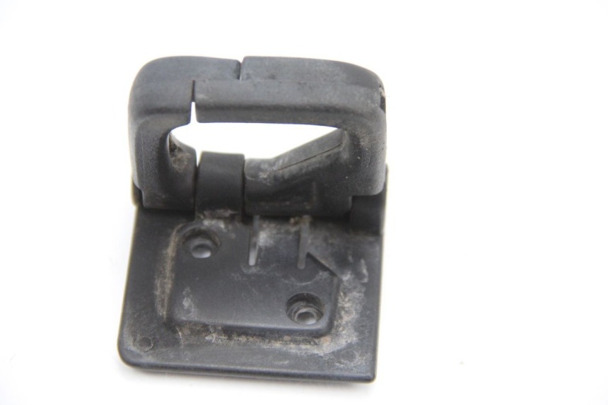 photo de GANCHO BOLSA HONDA FES PANTHEON 125 (2003 - 2007) - Otra perspectiva