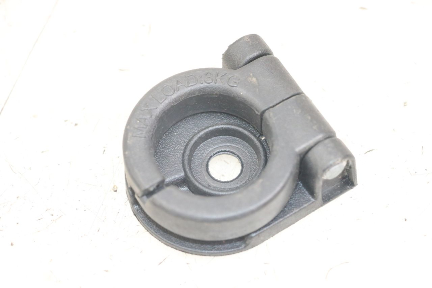 photo de GANCHO DE BOLSA SYM FIDDLE 3 III 125 (2014 - 2020) - Zoom estado de uso