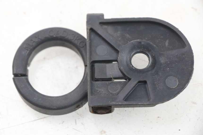 photo de GANCHO BOLSA SYM FIDDLE 3 III 50 (2014 - 2020) - Detalle de la pieza