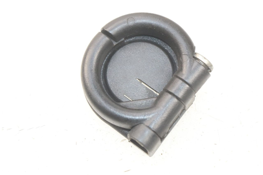 photo de GANCHO DE BOLSA PIAGGIO FLY 2T 50 (2004 - 2017) - Zoom estado de uso