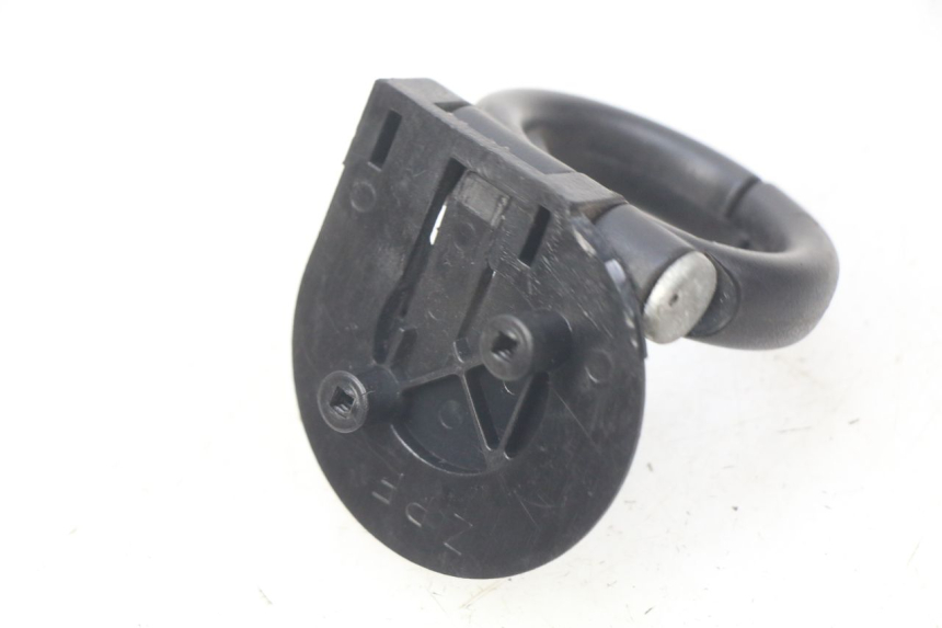 photo de GANCHO DE BOLSA PIAGGIO FLY 2T 50 (2004 - 2017) - Zoom estado de uso