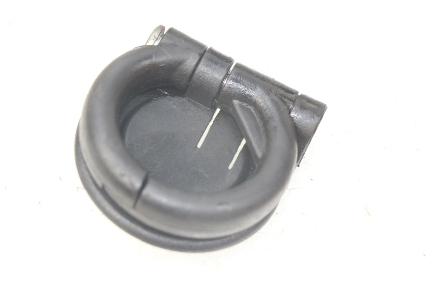 photo de GANCHO BOLSA PIAGGIO FLY 125 (2005 - 2012) - Detalle de la pieza