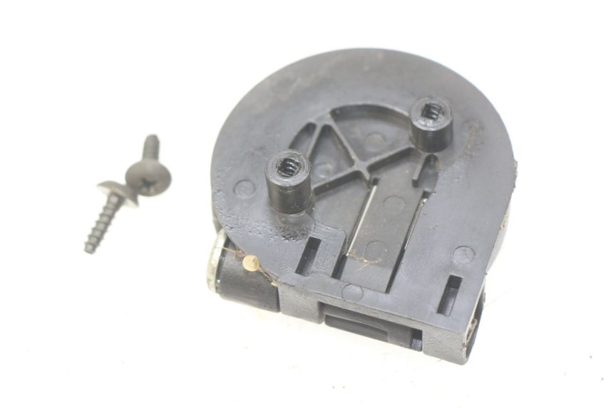 photo de GANCHO BOLSA PIAGGIO FLY 100 (2006 - 2010) - Detalle de la pieza