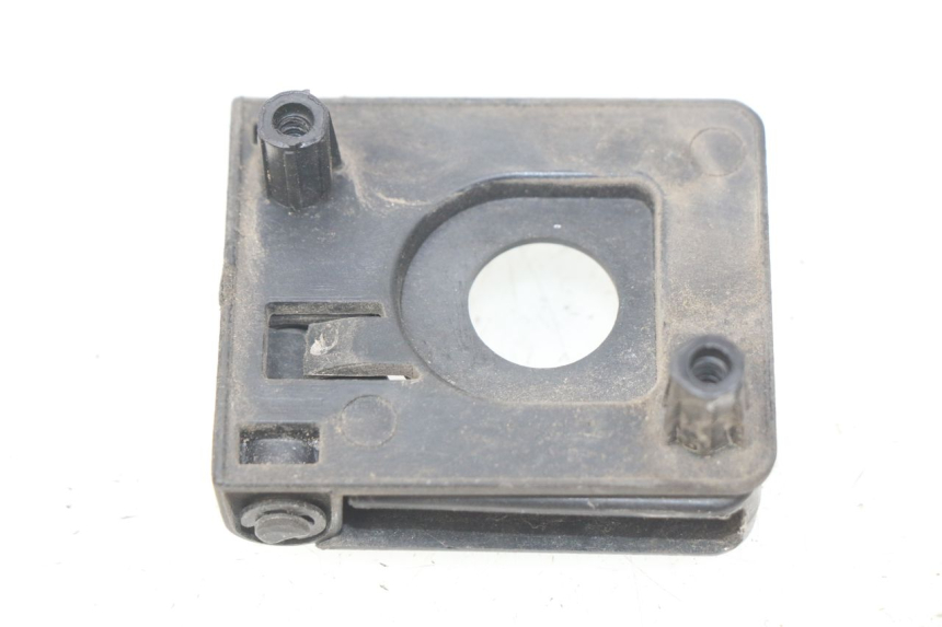 photo de GANCHO DE BOLSA PEUGEOT KISBEE 2T 50 (2010 - 2017) - Zoom estado de uso