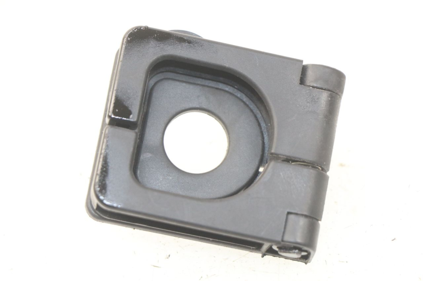 photo de GANCHO DE BOLSA PEUGEOT KISBEE 4T 50 (2018 - 2022) - Zoom estado de uso