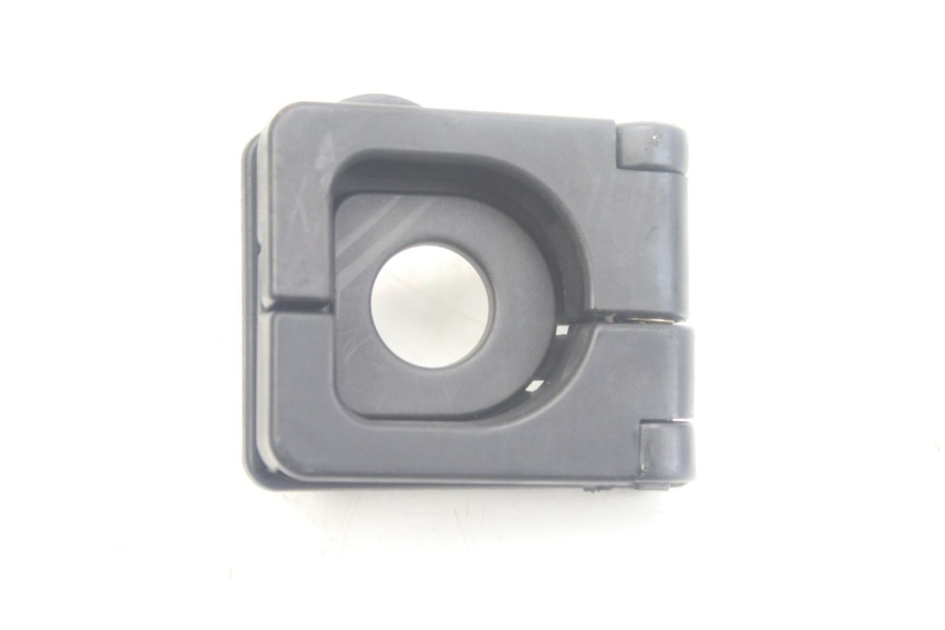 photo de GANCHO DE BOLSA PEUGEOT KISBEE 4T 50 (2010 - 2017) - Zoom estado de uso