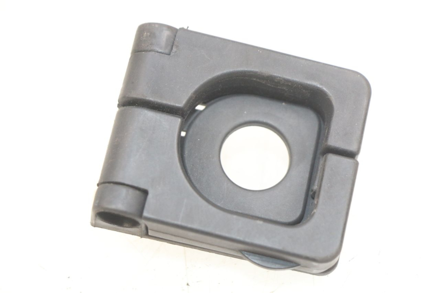 photo de GANCHO DE BOLSA PEUGEOT KISBEE 4T 50 (2010 - 2017) - Zoom estado de uso