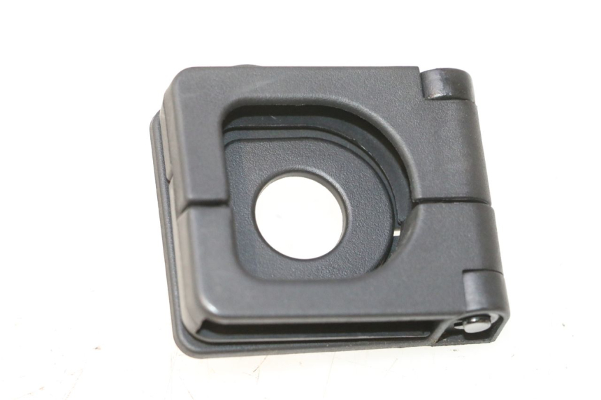 photo de GANCHO BOLSA PEUGEOT KISBEE 4T 50 (2023 - 2026) - Zoom estado de uso