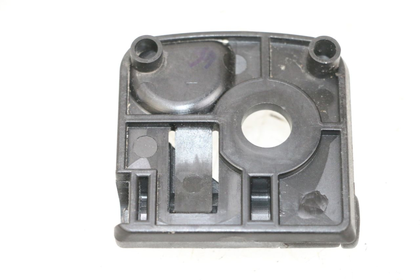 photo de GANCHO BOLSA YAMAHA NEO'S CORE 1 (2022 - 2026) - Zoom estado de uso