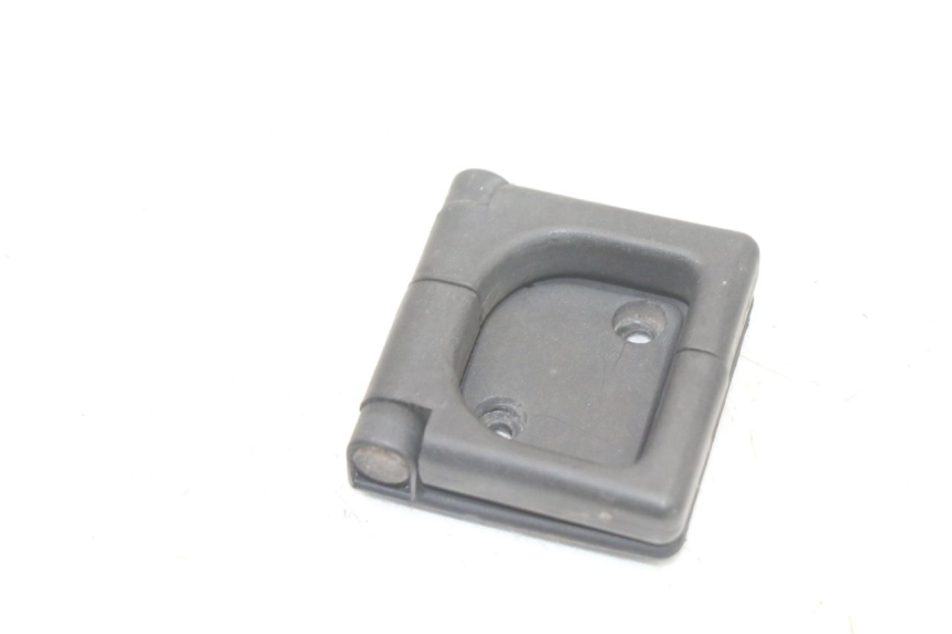 photo de GANCHO DE BOLSA PEUGEOT SATELIS COMPRESSOR K15 125 (2006 - 2009) - Zoom estado de uso