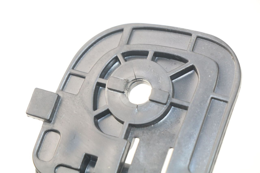 photo de GANCHO DE BOLSA JM MOTORS SANTANA 50 (2014 - 2023) - Detalle de la pieza