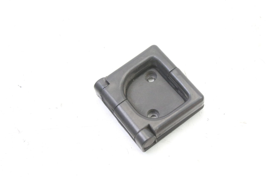 photo de GANCHO DE BOLSA PEUGEOT SATELIS COMPRESSOR K15 125 (2006 - 2009) - Detalle de la pieza