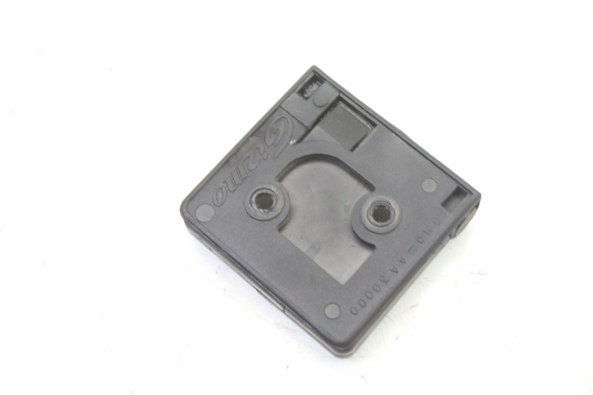 photo de GANCHO DE BOLSA PEUGEOT SATELIS COMPRESSOR K15 125 (2006 - 2009) - Primer plano técnico