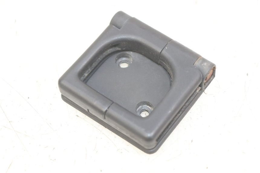 photo de GANCHO DE BOLSA PEUGEOT SATELIS 125 (2006 - 2009) - Detalle de la pieza