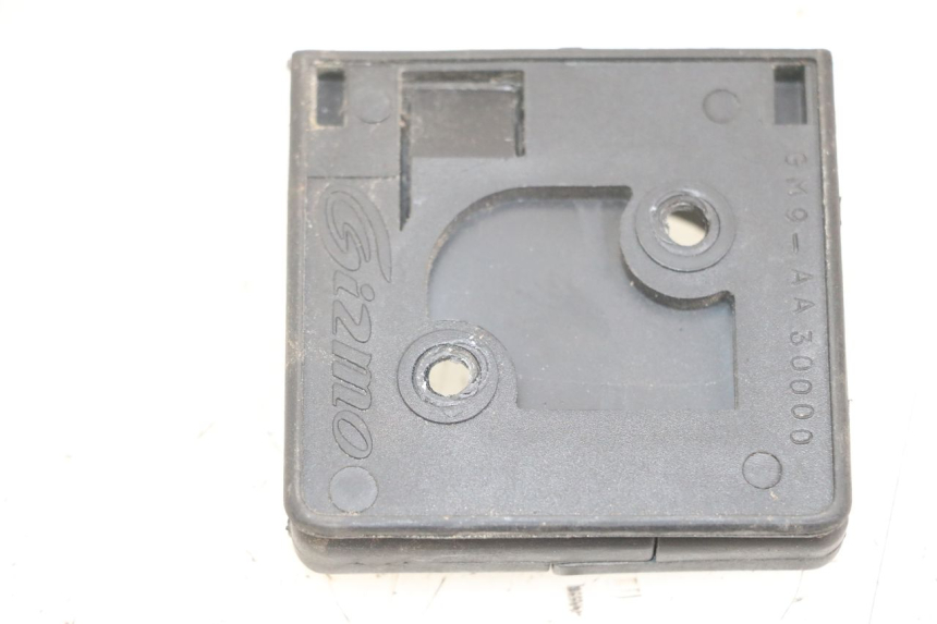 photo de GANCHO DE BOLSA PEUGEOT SATELIS 125 (2006 - 2009) - Zoom estado de uso