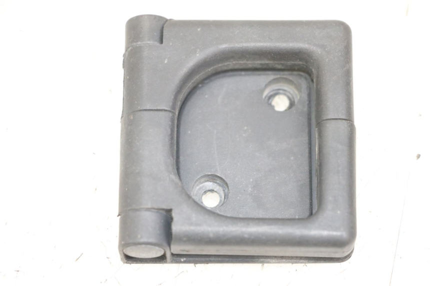 photo de GANCHO DE BOLSA PEUGEOT SATELIS 125 (2006 - 2009) - Otra perspectiva