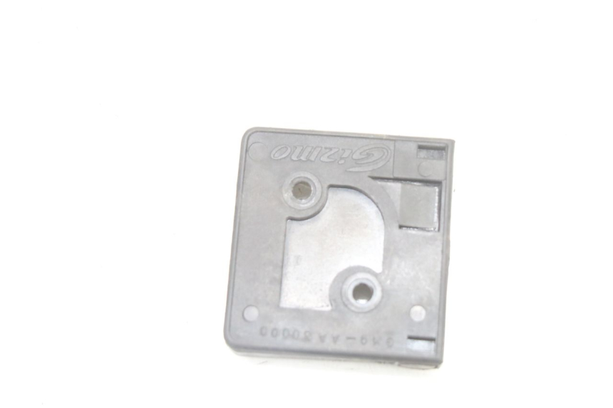 photo de GANCHO BOLSA PEUGEOT SATELIS 125 (2013 - 2018) - Otra perspectiva