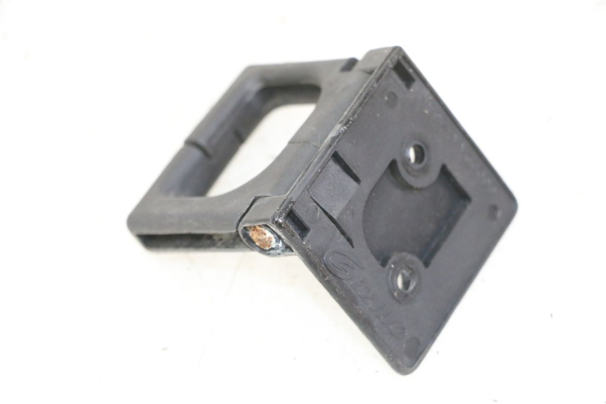 photo de GANCHO BOLSA PEUGEOT SATELIS 125 (2013 - 2018) - Zoom estado de uso