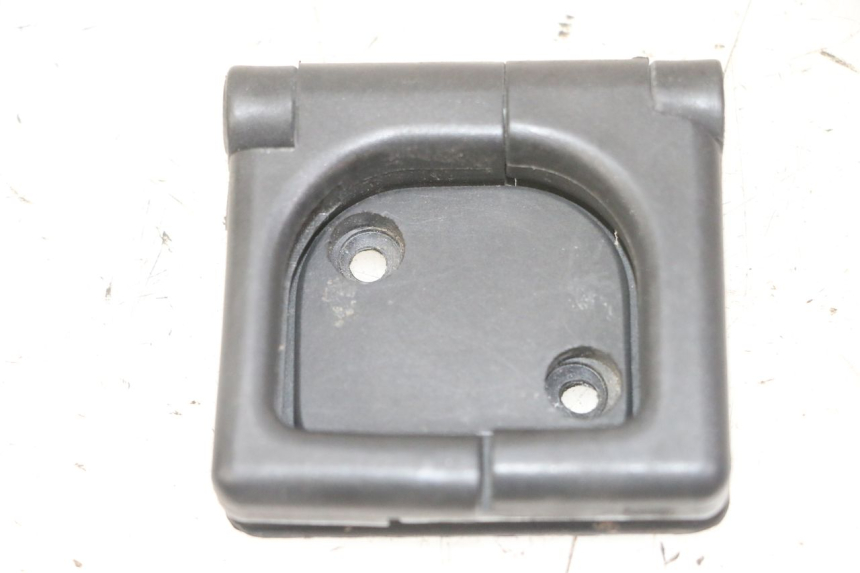 photo de GANCHO BOLSA PEUGEOT SATELIS 125 (2013 - 2018) - Zoom estado de uso