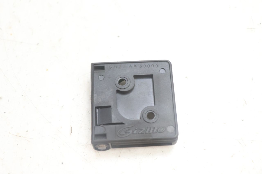 photo de GANCHO BOLSA PEUGEOT SATELIS 125 (2013 - 2018) - Zoom estado de uso
