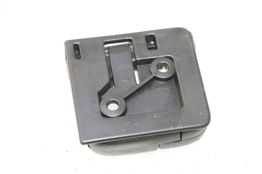 photo de GANCHO BOLSA GILERA STALKER 50 (2004 - 2014) - Detalle de la pieza