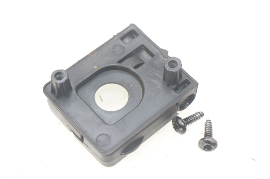 photo de GANCHO DE BOLSA PEUGEOT STREETZONE 4T 50 (2018 - 2023) - Zoom estado de uso