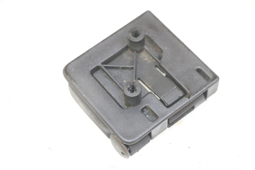 photo de GANCHO BOLSA PIAGGIO SUPER LX 125 (2000 - 2003) - Zoom estado de uso