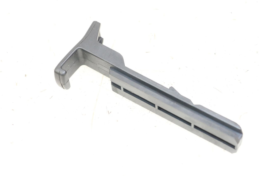 photo de GANCHO BOLSA PIAGGIO VESPA PRIMAVERA 4T 50 (2021 - 2024) - Detalle de la pieza