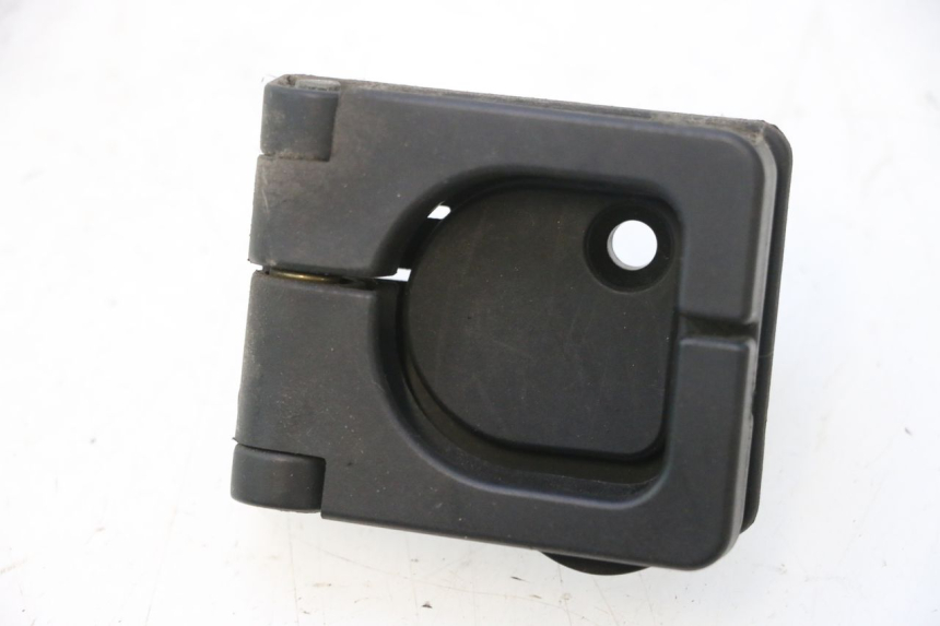 photo de GANCHO BOLSA PEUGEOT VIVACITY NEW 2T 50 (2008 - 2017) - Zoom estado de uso