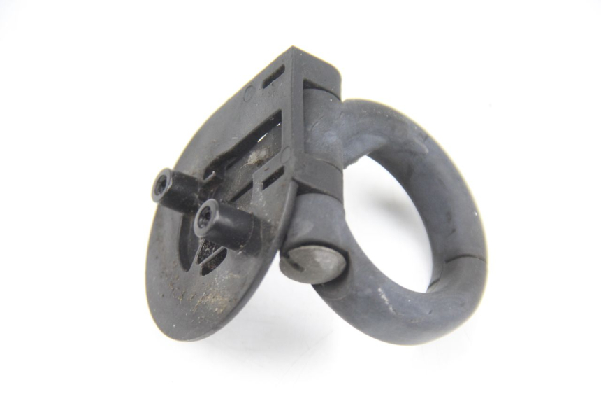 photo de GANCHO DE BOLSA PIAGGIO X9 EVOLUTION 125 (2003 - 2007) - Primer plano técnico