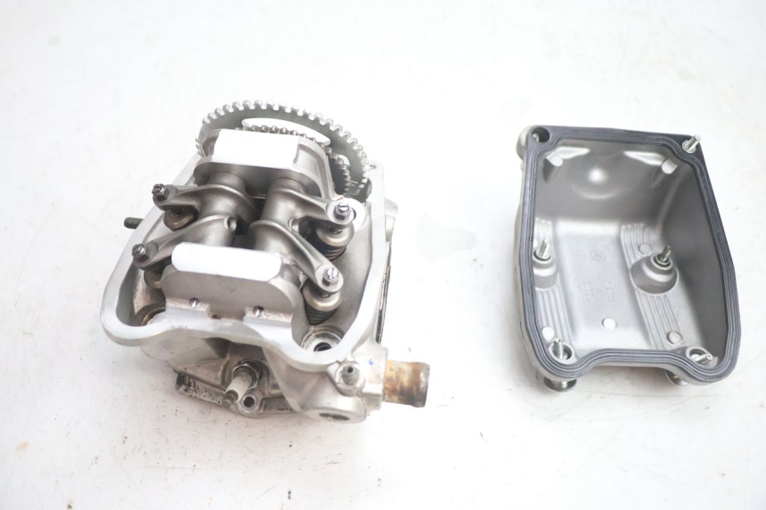 photo de CULATA TRASERA GILERA GP 800 (2007 - 2013) - Primer plano técnico