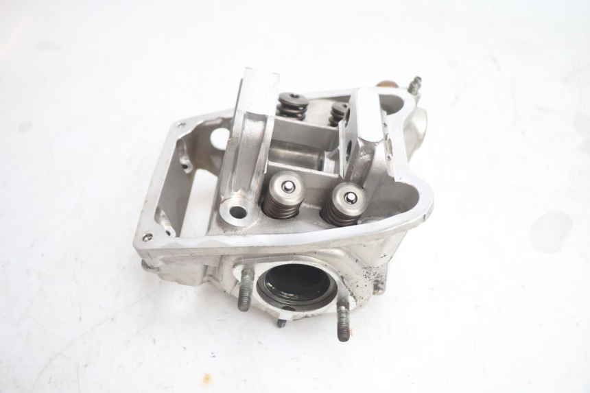 photo de CULATA TRASERA GILERA GP 800 (2007 - 2013) - Detalles de los puntos de fijación