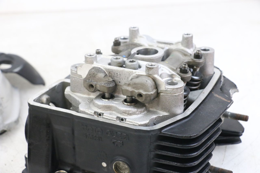 photo de CULATA TRASERO MOTO GUZZI NORGE 8V GT 1200 (2011 - 2016) - Inspección visual detallada