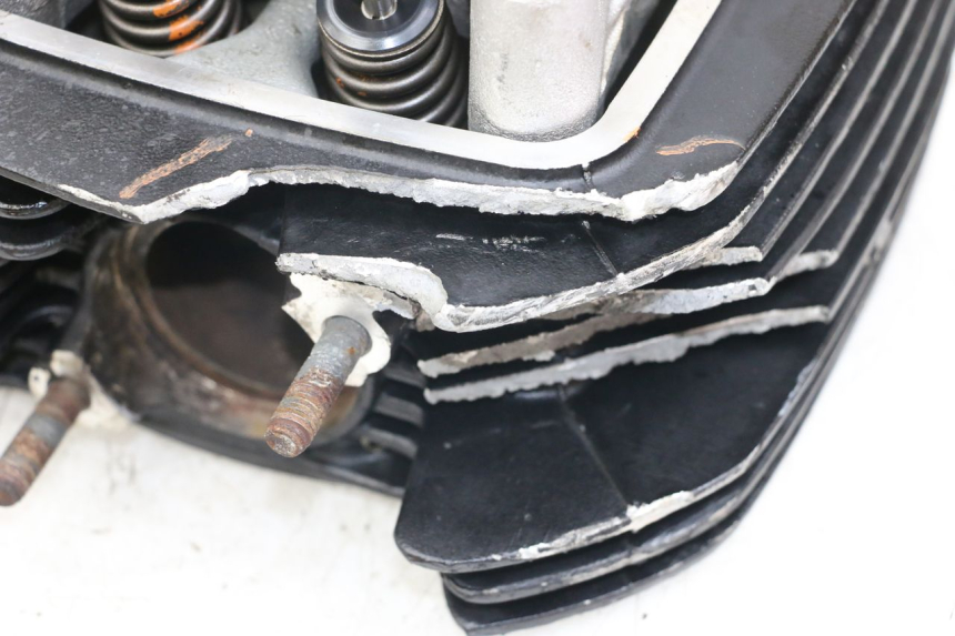 photo de CULATA TRASERO MOTO GUZZI NORGE 8V GT 1200 (2011 - 2016) - Perfil de la pieza de repuesto