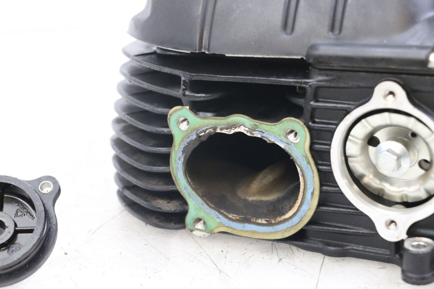 photo de CULATA TRASERO MOTO GUZZI NORGE 8V GT 1200 (2011 - 2016) - Estado de la superficie y material