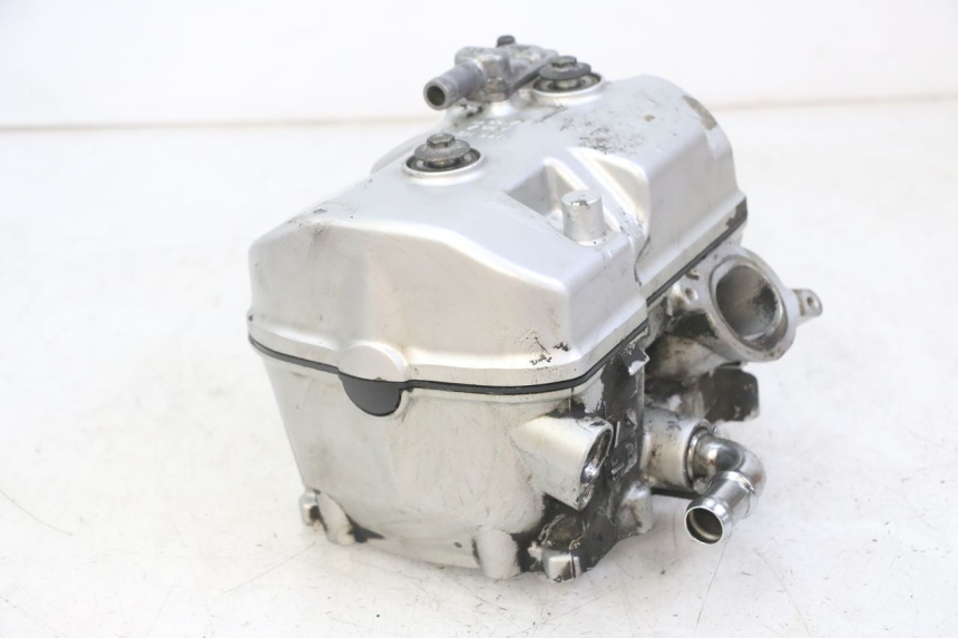 photo de CULATA TRASERO HONDA NTV DEAUVILLE ABS 700 (2007 - 2016) - Primer plano de alta resolución