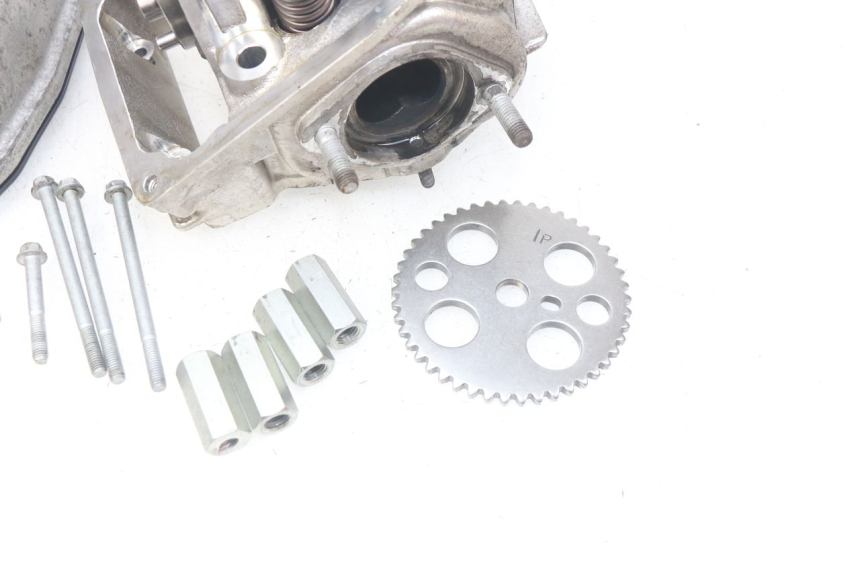 photo de CULATA TRASERO APRILIA SRV 850 (2012 - 2017) - Primer plano de alta resolución