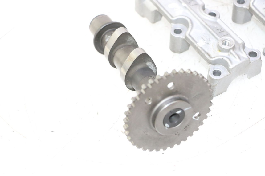photo de CULATA TRASERO SUZUKI SV S 650 (2003 - 2009) - Enfoque en la estructura