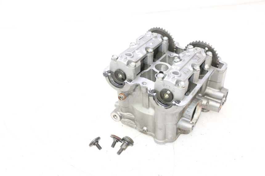 photo de CULATA TRASERO SUZUKI SV S 650 (2003 - 2009) - Primer plano técnico