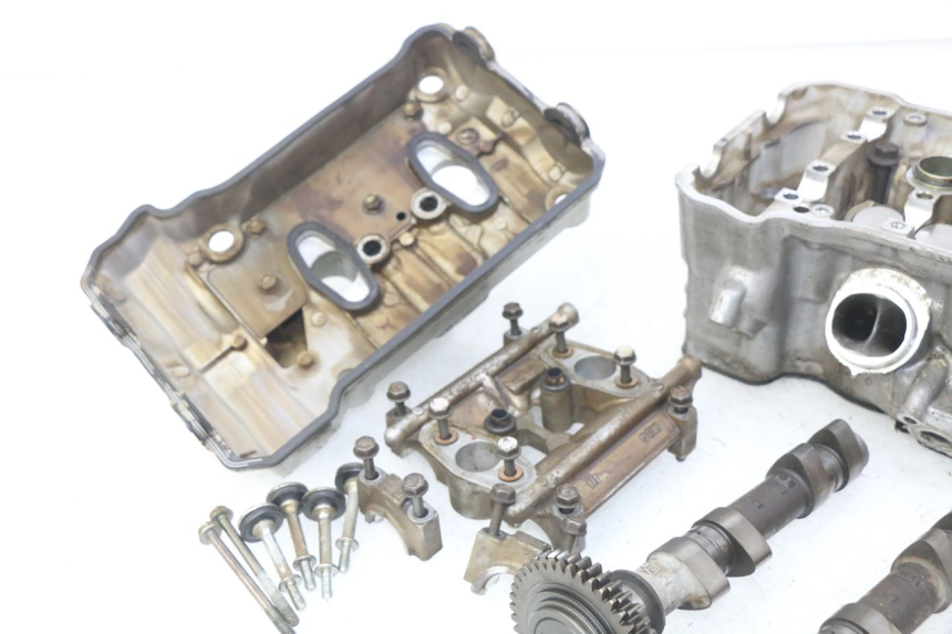 photo de CULATA TRASERA HONDA VFR FI RC46 800 (1998 - 2001) - Características distintivas